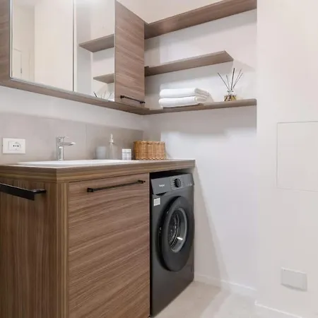 Apartment Center Retreat Private With Shared Bath Florence