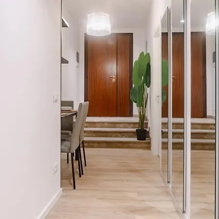 Center Retreat Private With Shared Bath Florenz